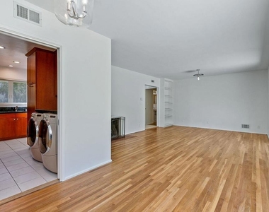 1325 Lomay Place - Photo Thumbnail 3