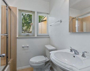 1325 Lomay Place - Photo Thumbnail 8