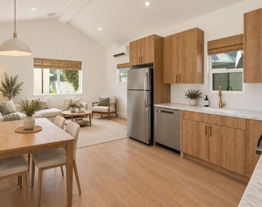 789 Elmira Street - Photo Thumbnail 2
