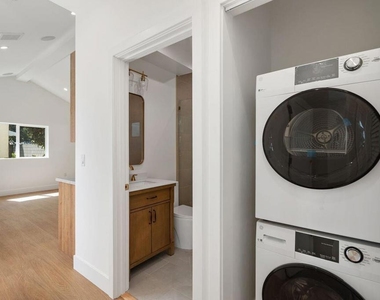 789 Elmira Street - Photo Thumbnail 7