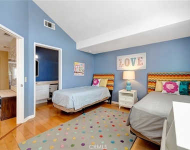19305 Brooktrail Lane - Photo Thumbnail 20