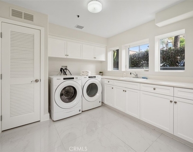 5701 Kiyot Way - Photo Thumbnail 9