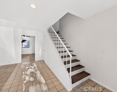 160 Greentree Ln - Photo Thumbnail 5