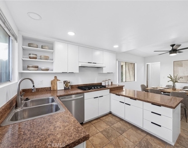 160 Greentree Ln - Photo Thumbnail 2