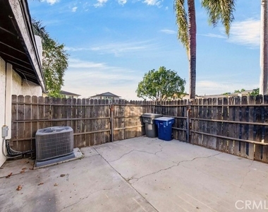 160 Greentree Ln - Photo Thumbnail 13