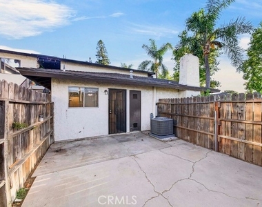 160 Greentree Ln - Photo Thumbnail 14