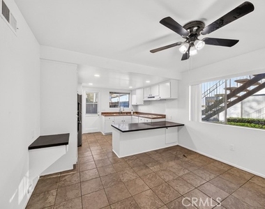 160 Greentree Ln - Photo Thumbnail 4