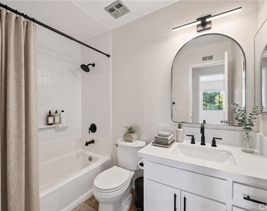 160 Greentree Ln - Photo Thumbnail 6