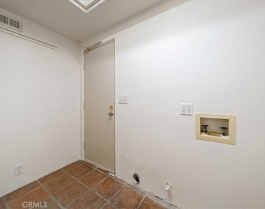 1046 Oro - Photo Thumbnail 5