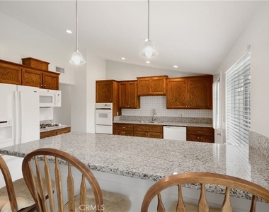 22149 Tanager Street - Photo Thumbnail 7