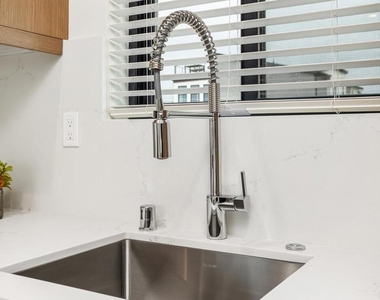 1756 Whaley Street - Photo Thumbnail 10