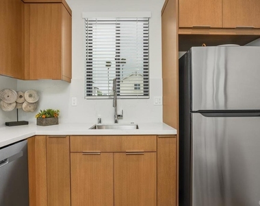 1756 Whaley Street - Photo Thumbnail 9