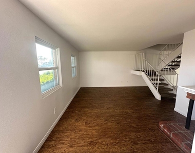 859 Del Mar Downs Road - Photo Thumbnail 2
