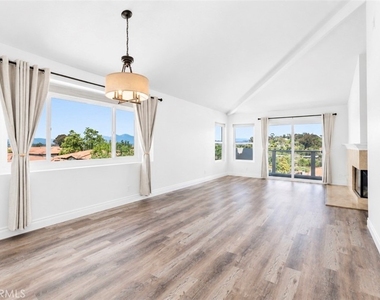 30902 Clubhouse Drive - Photo Thumbnail 5