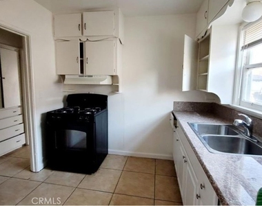 166 E 2nd - Photo Thumbnail 5