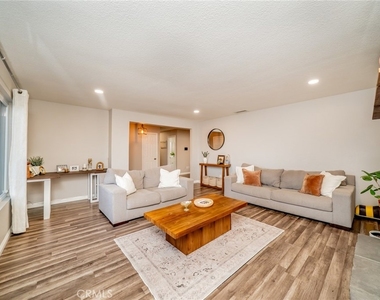 4659 Crestview - Photo Thumbnail 3