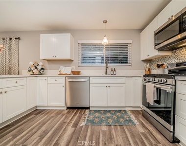 4659 Crestview - Photo Thumbnail 8