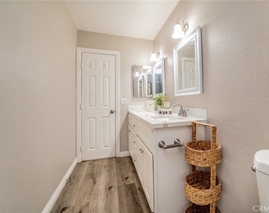 4659 Crestview - Photo Thumbnail 19