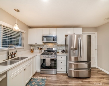 4659 Crestview - Photo Thumbnail 9