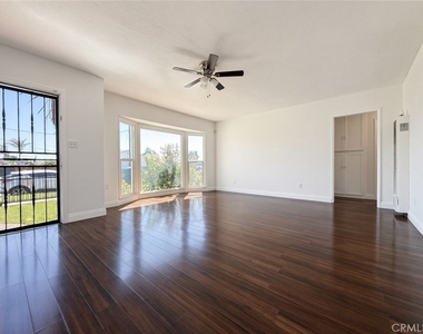 1613 N Grandee Avenue - Photo Thumbnail 2