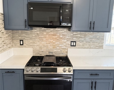 1613 N Grandee Avenue - Photo Thumbnail 5