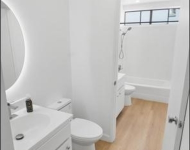 10566 Sunland Boulevard - Photo Thumbnail 9