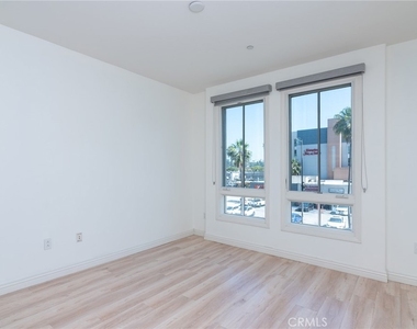 268 Caruso Avenue - Photo Thumbnail 30