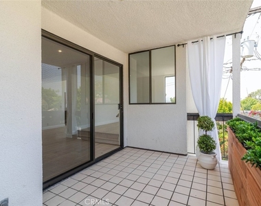 1305 N Columbus - Photo Thumbnail 20