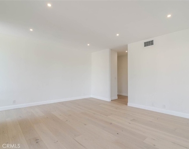 1305 N Columbus - Photo Thumbnail 1