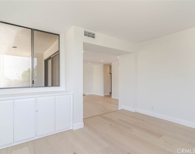 1305 N Columbus - Photo Thumbnail 4