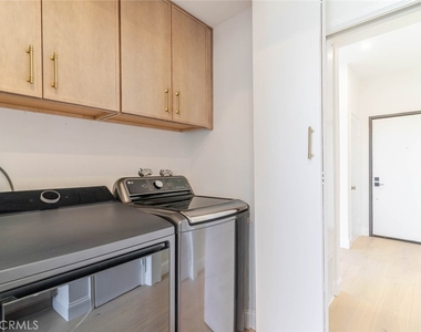 1305 N Columbus - Photo Thumbnail 11