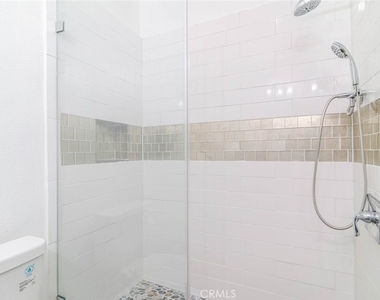 1305 N Columbus - Photo Thumbnail 17
