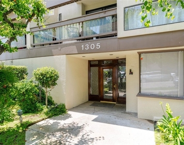 1305 N Columbus - Photo Thumbnail 24