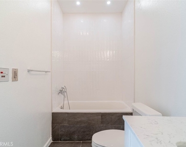 1305 N Columbus - Photo Thumbnail 19