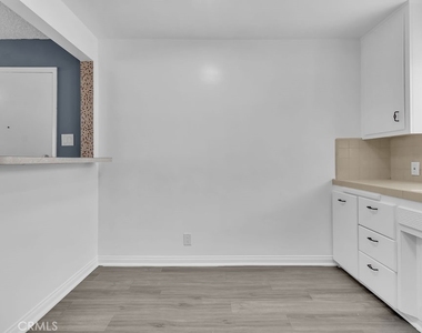 141 S 7th Street - Photo Thumbnail 17
