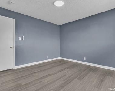 141 S 7th Street - Photo Thumbnail 24