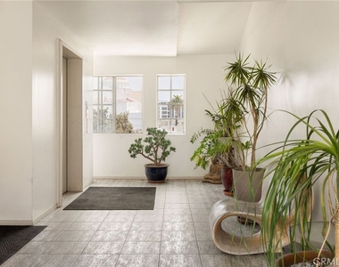 645 Chestnut - Photo Thumbnail 18