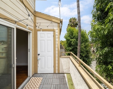 645 Chestnut - Photo Thumbnail 13