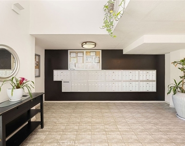 645 Chestnut - Photo Thumbnail 15