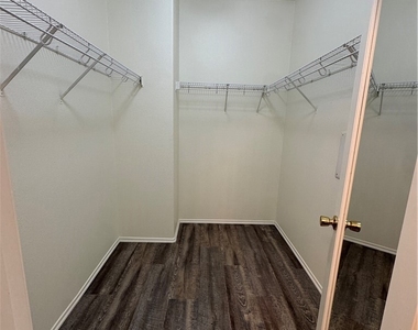4440 Watermoor Drive - Photo Thumbnail 12
