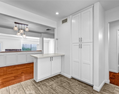 1825 Westholme Avenue - Photo Thumbnail 6
