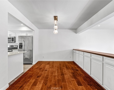 1825 Westholme Avenue - Photo Thumbnail 5