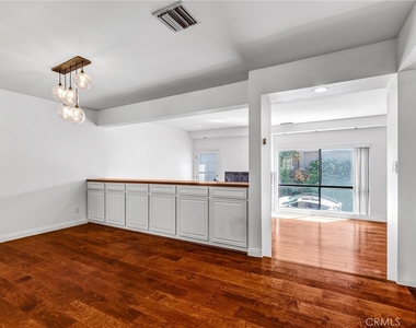 1825 Westholme Avenue - Photo Thumbnail 7
