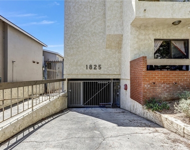 1825 Westholme Avenue - Photo Thumbnail 24