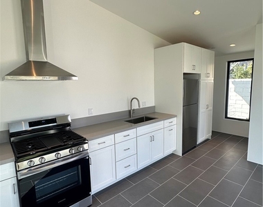 3279 Laurice Avenue - Photo Thumbnail 26