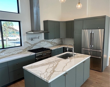 3279 Laurice Avenue - Photo Thumbnail 5