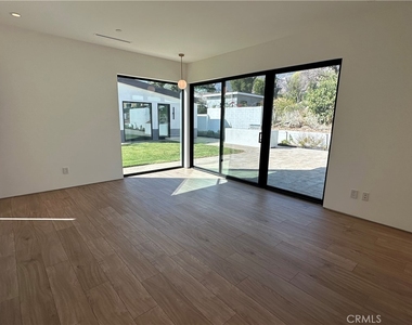3279 Laurice Avenue - Photo Thumbnail 11