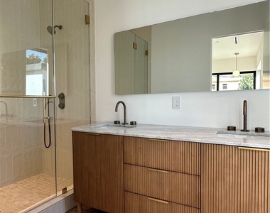 3279 Laurice Avenue - Photo Thumbnail 14