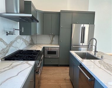 3279 Laurice Avenue - Photo Thumbnail 6