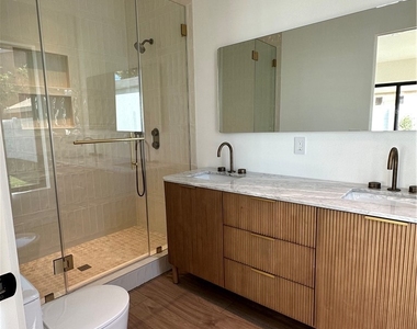 3279 Laurice Avenue - Photo Thumbnail 13